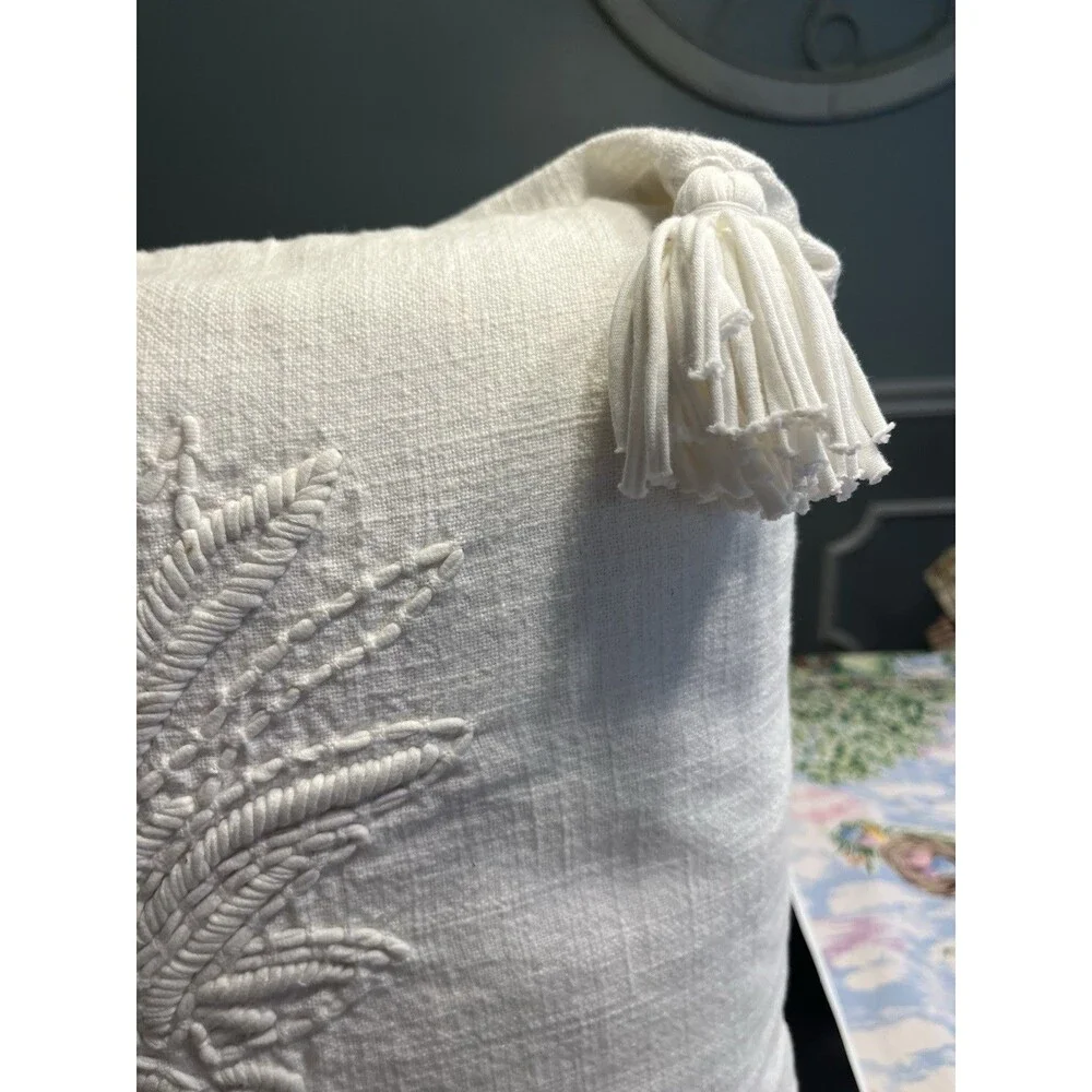 Pottery Barn White Embroidered Pineapple Motif Square Throw Pillow Corner Tassel